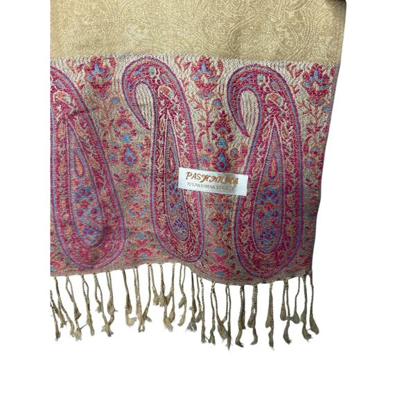 Pashmina Silk blend shawl scarf. Tan and Pink motif - Picture 6 of 7